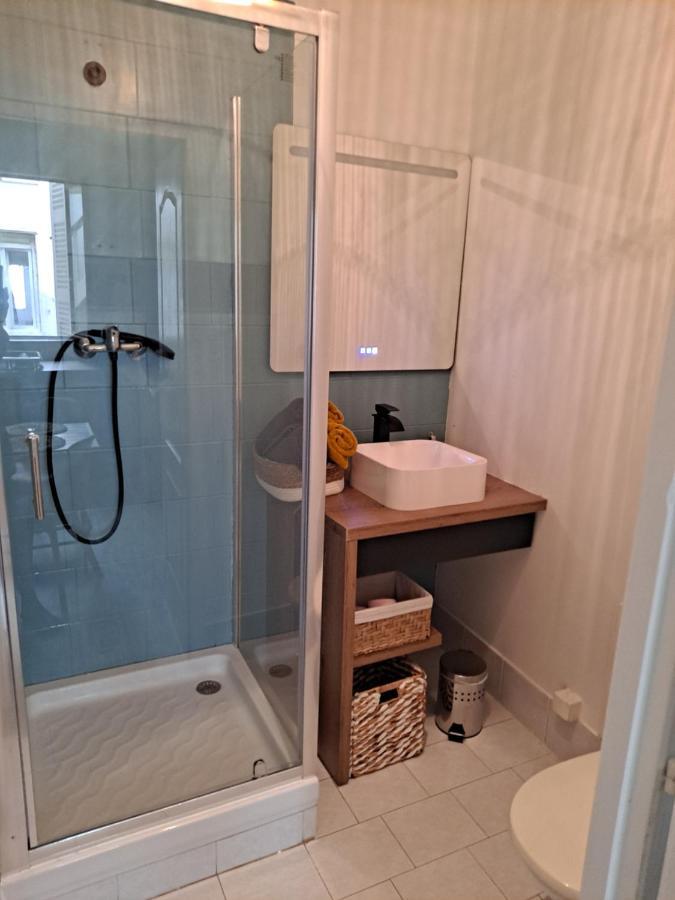 Studio Cosy Meuble, Terrasse Et Patio Pour Velo 로슈포르 외부 사진