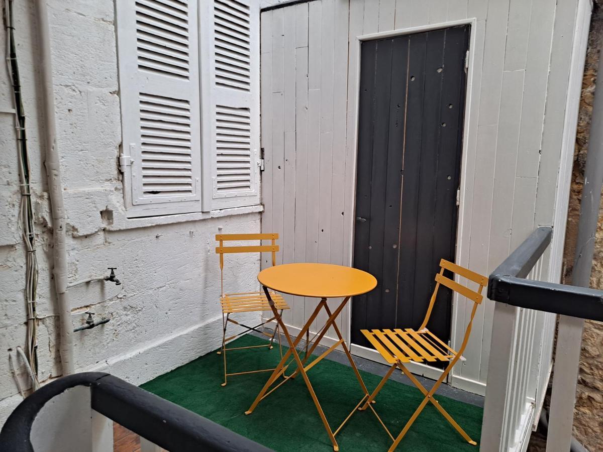 Studio Cosy Meuble, Terrasse Et Patio Pour Velo 로슈포르 외부 사진