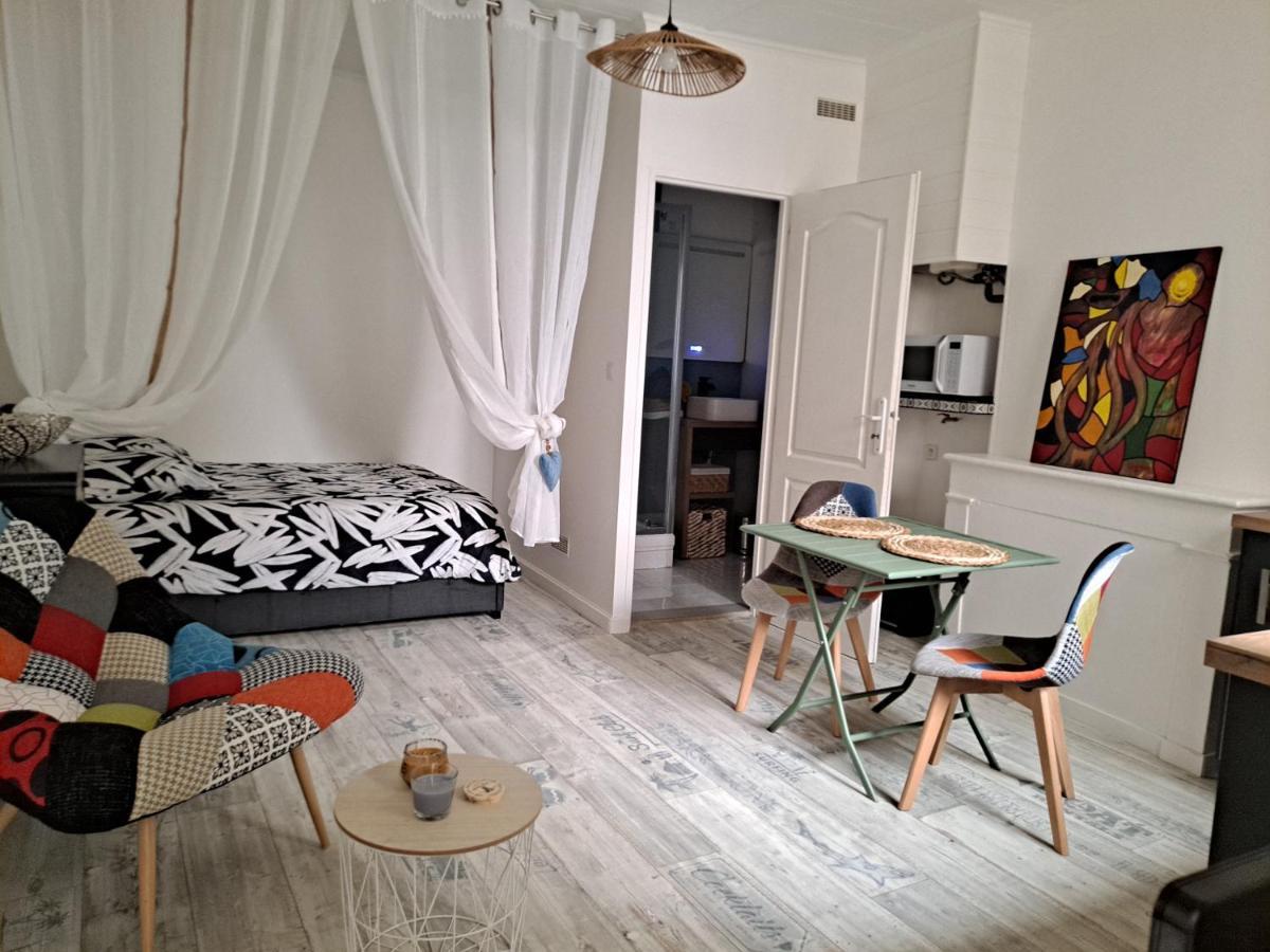 Studio Cosy Meuble, Terrasse Et Patio Pour Velo 로슈포르 외부 사진